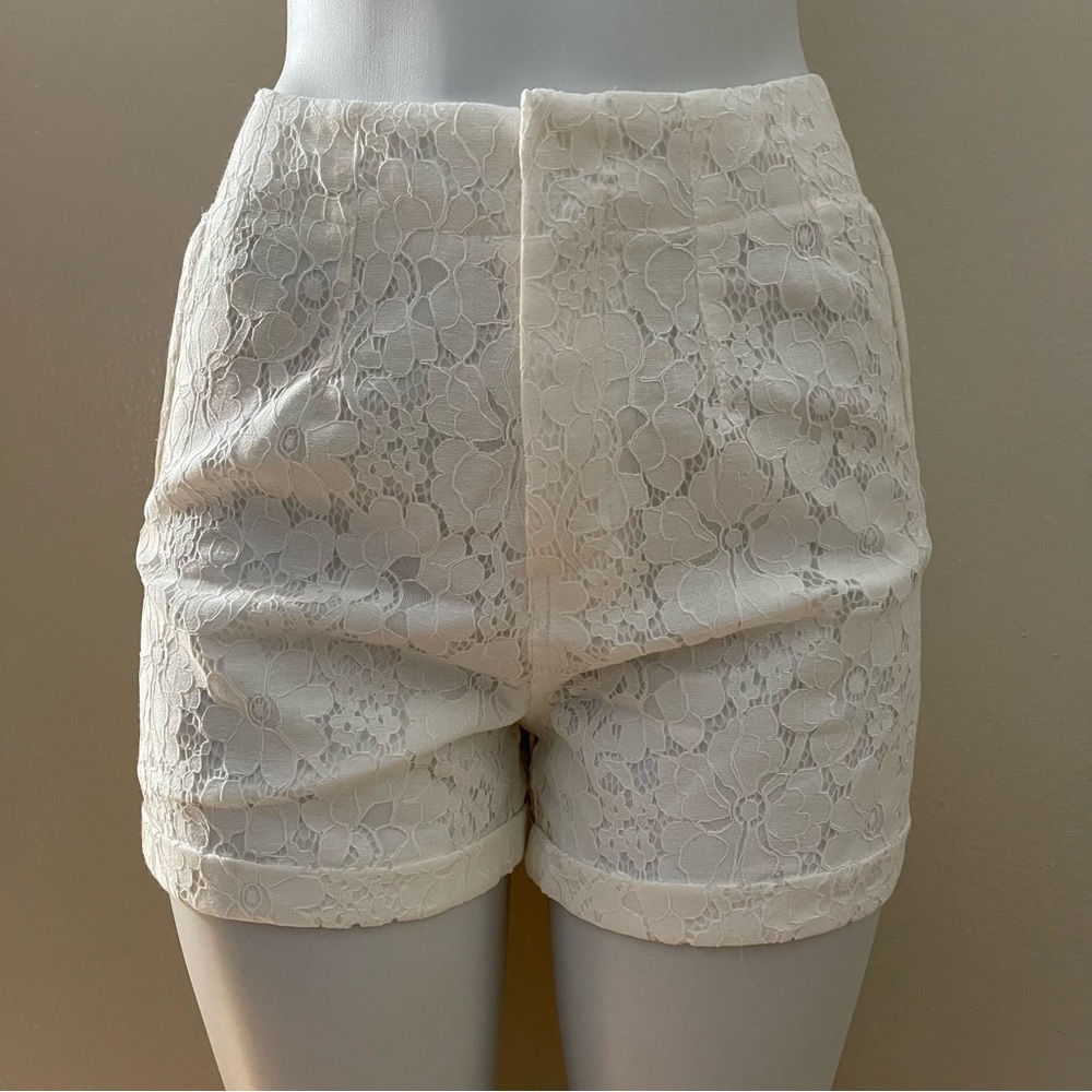 Floral white lace women’s shorts